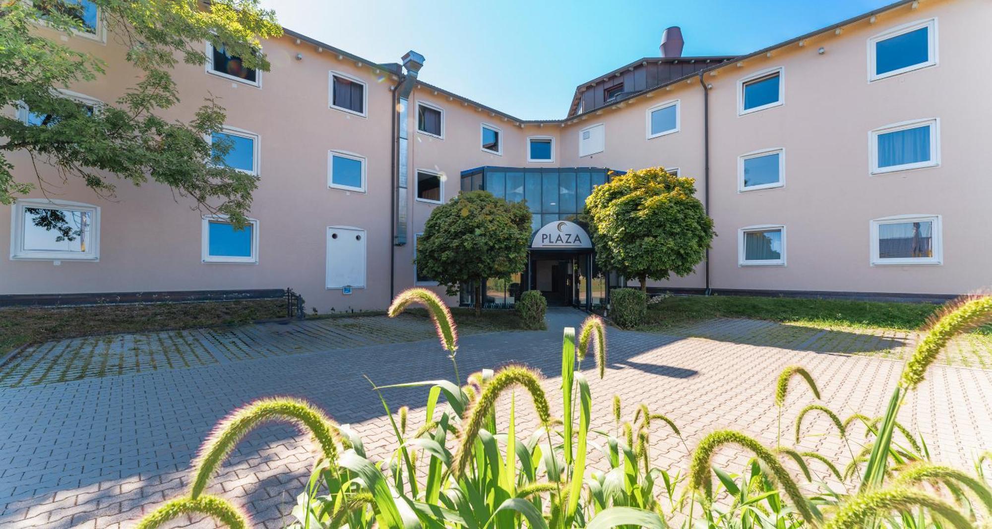 Plaza Inn Muehldorf Екстериор снимка